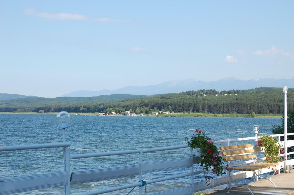 Комплекс Белите Къщи Shtarkelovo Gnezdo Экстерьер фото