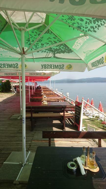 Комплекс Белите Къщи Shtarkelovo Gnezdo Экстерьер фото
